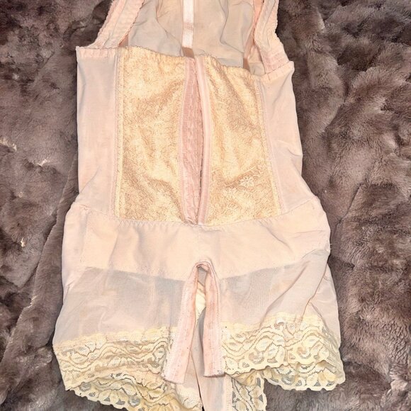 FOREVER FIRM Slimming and Shaping Girdles Buttock Lifter Short - Picture 1 of 8